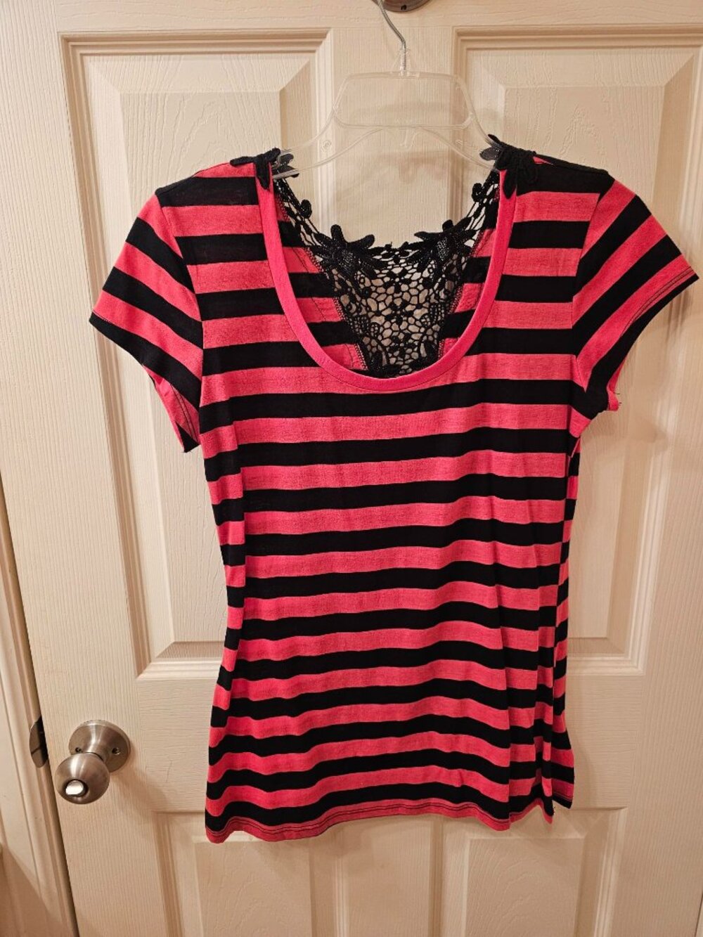 NWOT Rue21 Large Orange and Black Striped Blouse w / Lace Detail